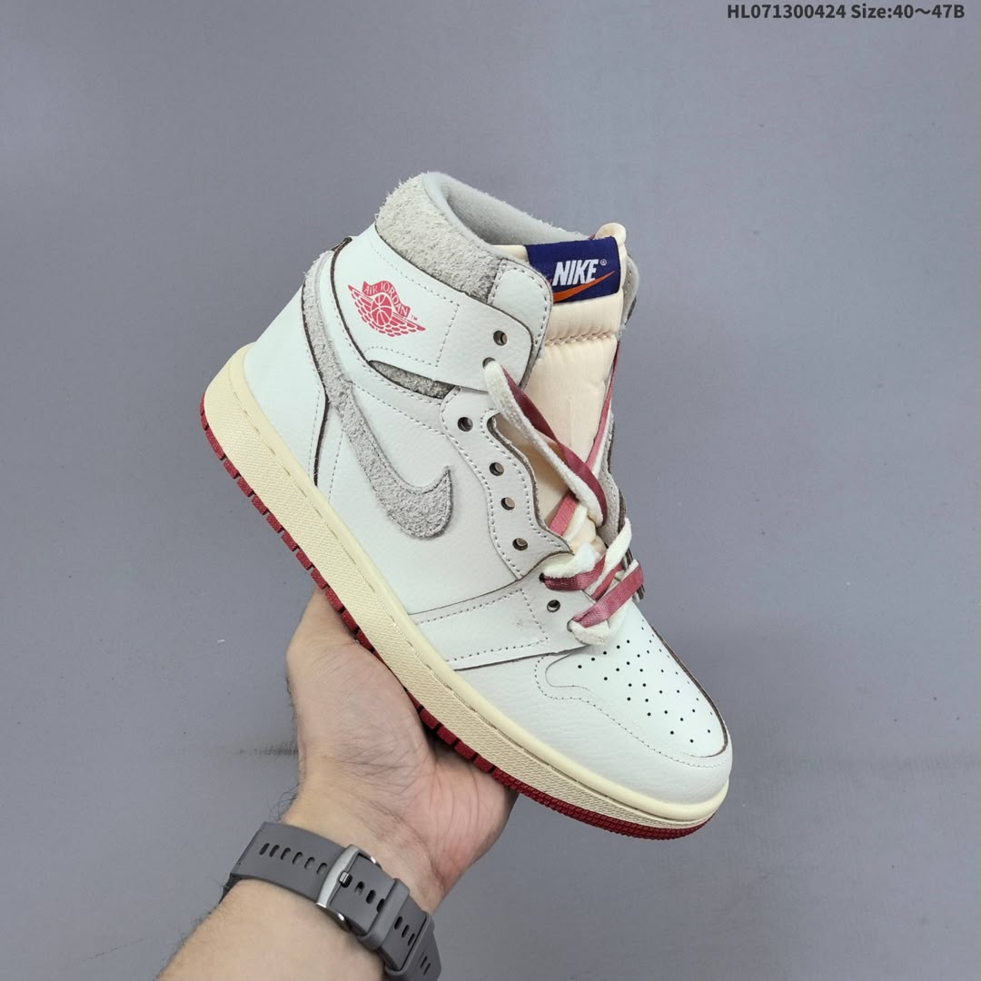 Nike Air Jordan 1 Retro High OG 2