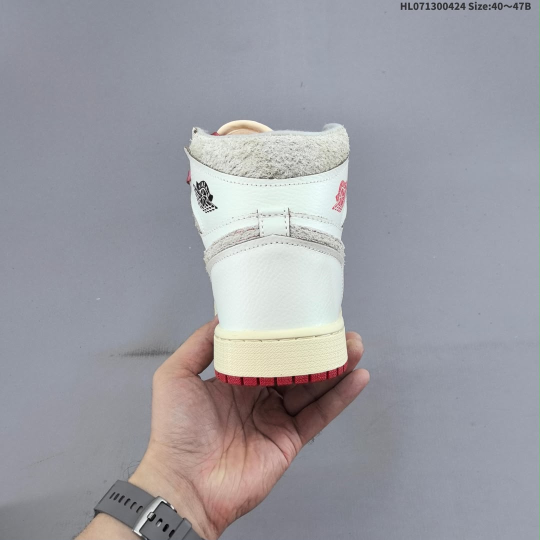 Nike Air Jordan 1 Retro High OG 5
